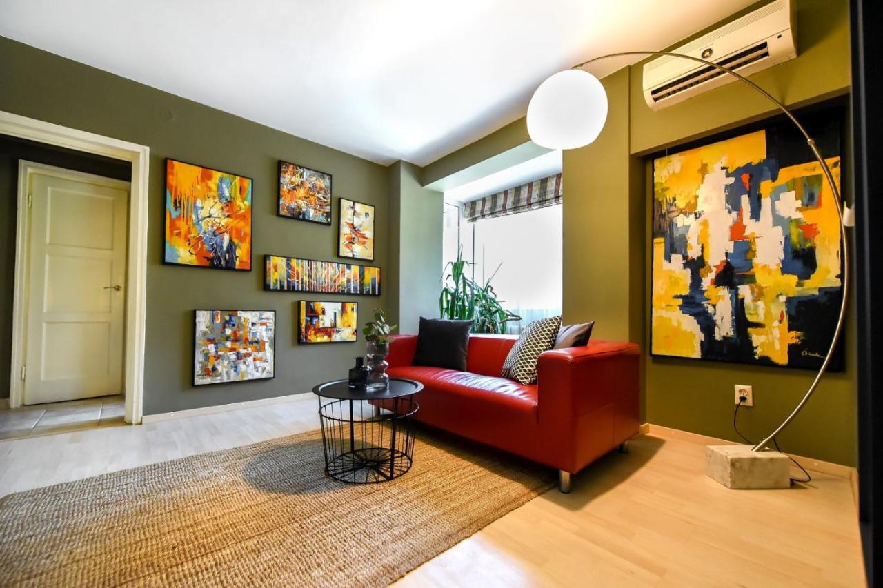 Downtown Oasis: Central Apartments With Cozy Charm Bukarest Eksteriør billede